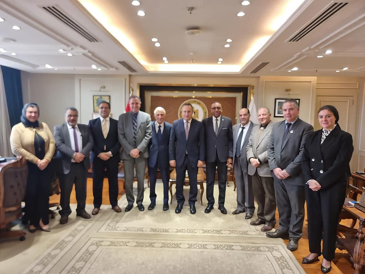 عبد العزيز قنصوة يبحث تسريع إجراءات تأسيس نقابة التكنولوجيين ودعم المسار المهني للخريجين