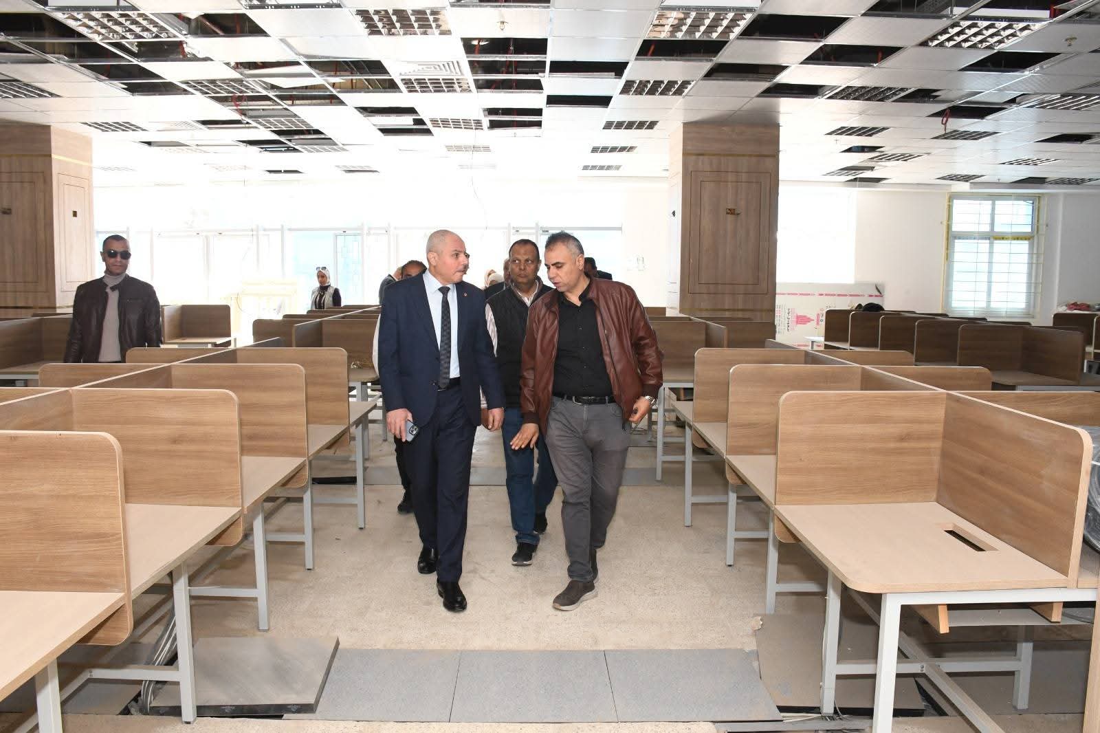 FB IMG 1773224217649 جامعة عمان العربية رئيس جامعة قناة السويس يعلن جاهزية مبنى الاختبارات الإلكترونية المركزي بـ3400 جهاز لدعم التحول الرقمي موقع في الجامعة