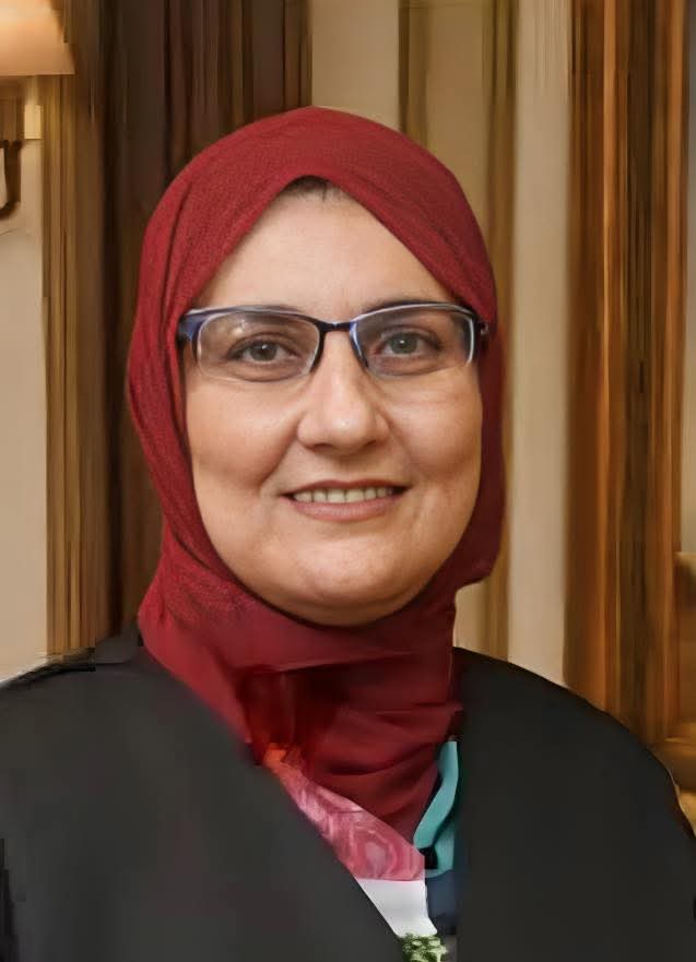 الدكتورة ريحاب عثمان عميدة لكلية الصيدلة بجامعة عين شمس
