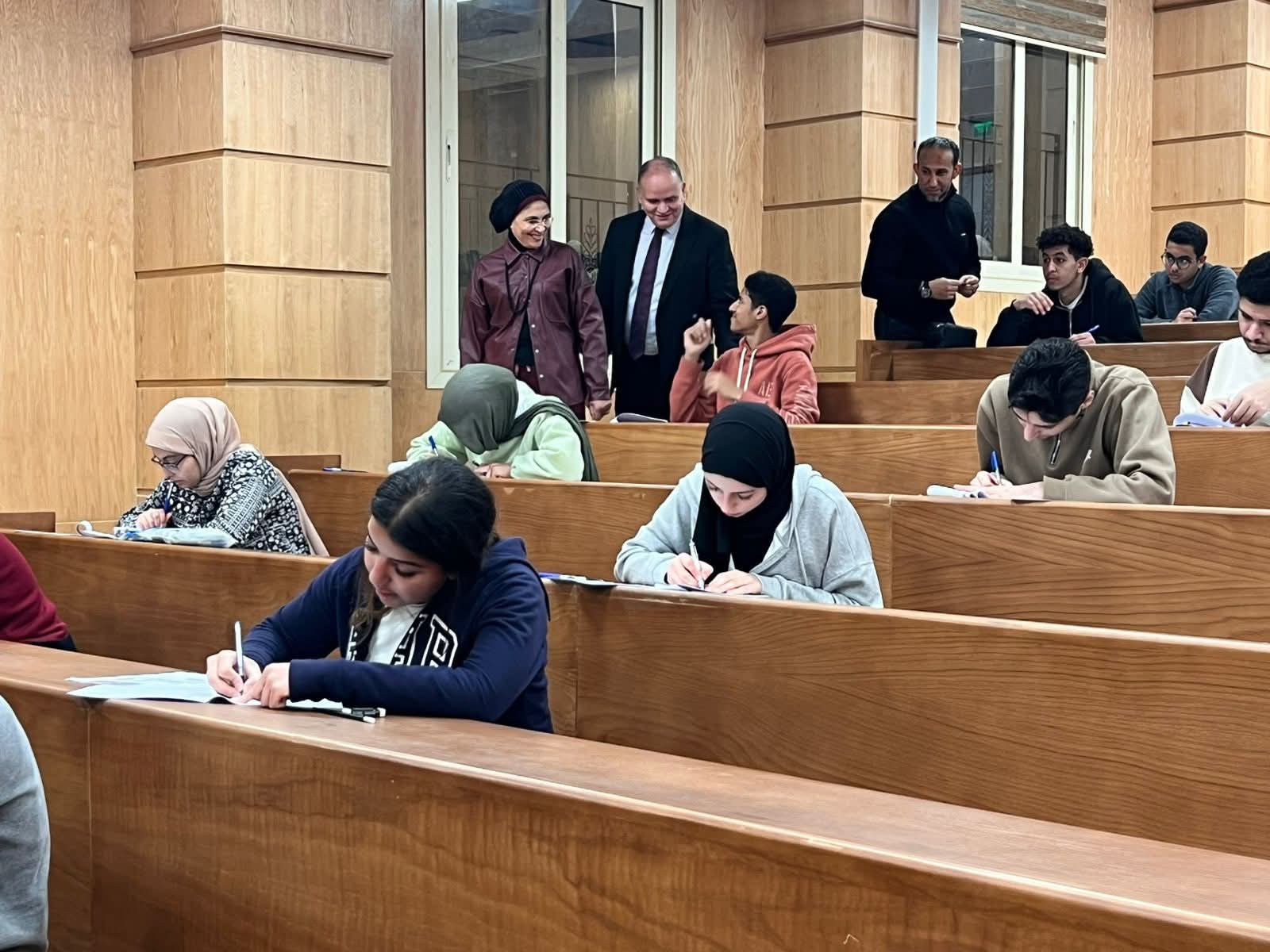 امتحانات الطب بجامعة القاهرة الأهلية