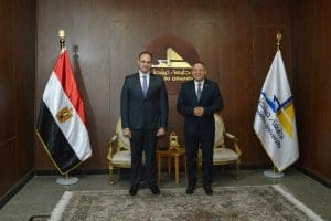 رئيس جامعة دمياط ونائب المحافظ يناقشان تعزيز دور الجامعة في خدمة المجتمع 2 رئيس جامعة دمياط ونائب المحافظ