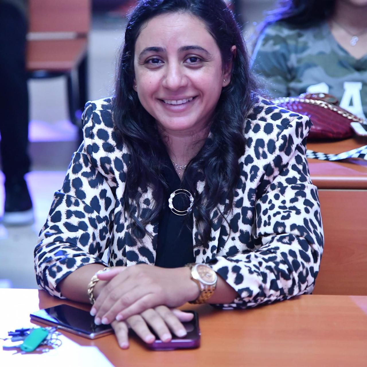الدكتورة سها صفوت عميدة كلية نظم المعلومات وعلوم الحاسب بالجامعة المصرية الصينية