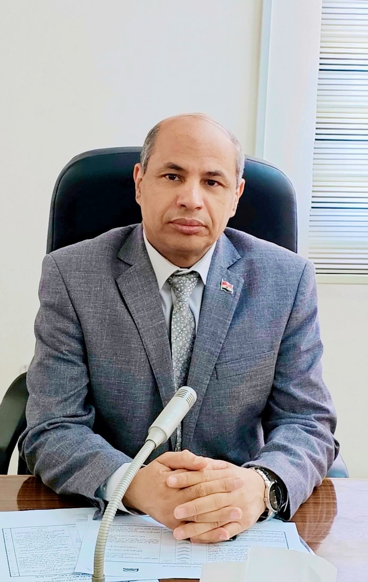 الدكتور حسن محمد حويل عميد تربية أسيوط