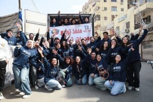 بروح التطوع.. طلاب جامعة بدر يشاركون في إفطار المطرية الجماعي