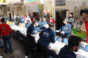 IMG 20260305 WA0098 جامعة بدر بروح التطوع.. طلاب جامعة بدر يشاركون في إفطار المطرية الجماعي موقع في الجامعة
