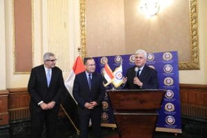 قيادات التعليم العالي تكرّم أيمن عاشور تقديرًا لجهوده في تطوير الجامعات والبحث العلمي 5 قيادات التعليم العالي تكرّم أيمن عاشور تقديرًا لجهوده في تطوير الجامعات والبحث العلمي