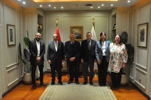 وزير التعليم العالي: الشراكة مع مجدي يعقوب تدعم تطوير الرعاية الصحية وبناء القدرات الطبية في مصر وإفريقيا 3 وزير التعليم العالي: الشراكة مع مجدي يعقوب تدعم تطوير الرعاية الصحية وبناء القدرات الطبية في مصر