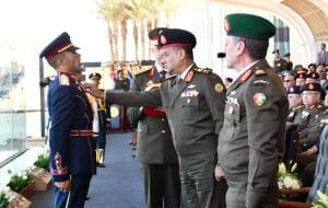 IMG 20260318 WA0066 وزير الدفاع يشهد حفل انتهاء الإعداد العسكري وزير الدفاع يشهد حفل انتهاء الإعداد العسكري لطلبة الأكاديمية العسكرية والكليات العسكرية موقع في الجامعة