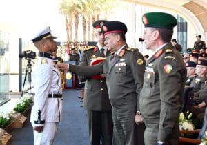 IMG 20260318 WA0067 وزير الدفاع يشهد حفل انتهاء الإعداد العسكري وزير الدفاع يشهد حفل انتهاء الإعداد العسكري لطلبة الأكاديمية العسكرية والكليات العسكرية موقع في الجامعة