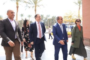 IMG 20260318 WA0088 السفير البريطاني يزور الجامعة البريطانية السفير البريطاني يزور الجامعة البريطانية ويشيد بالمستوى الأكاديمي والإنشائي المتميز بها موقع في الجامعة