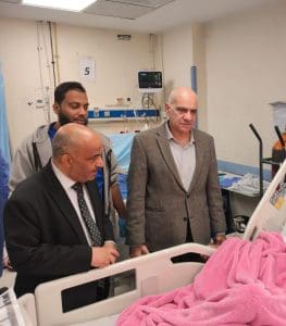 رئيس جامعة أسوان يتفقد المستشفيات الجامعية