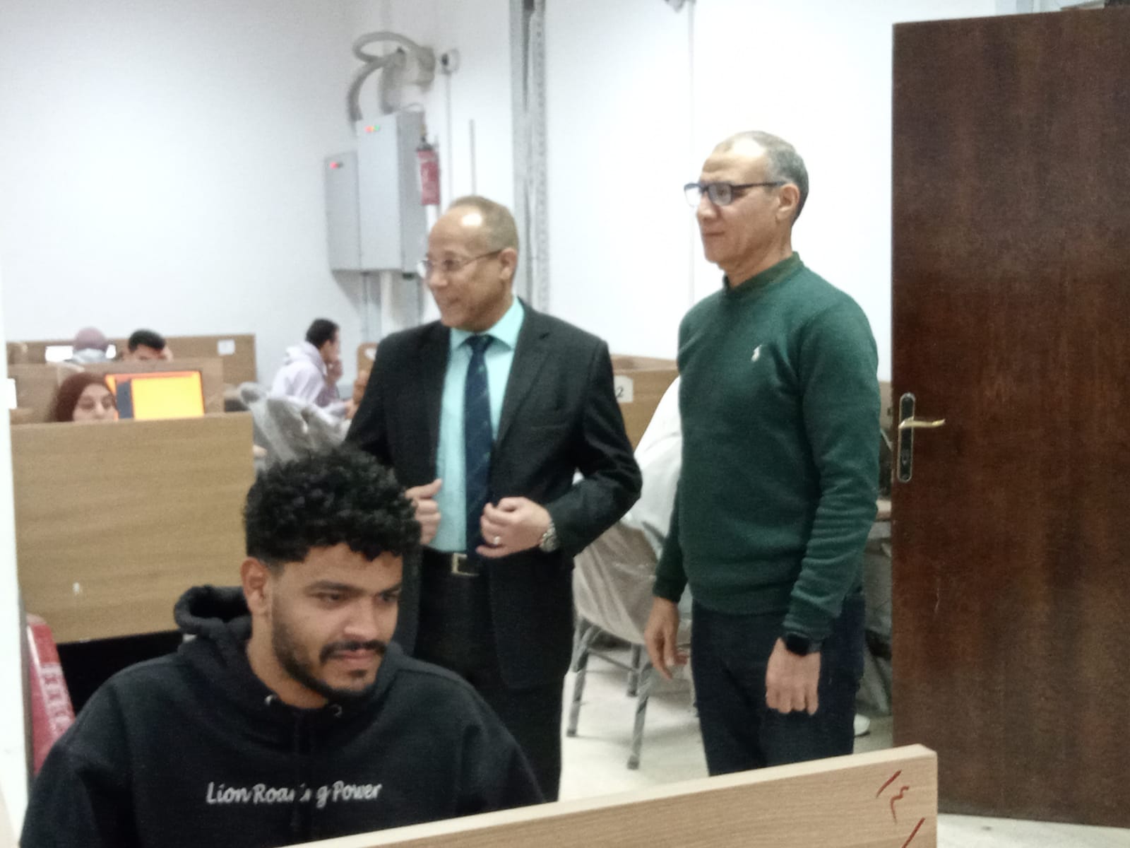 IMG 20260328 WA0099 جامعة قناة السويس جامعة قناة السويس: انطلاق امتحانات منتصف الفصل بكلية الطب البيطري وسط متابعة شاملة موقع في الجامعة