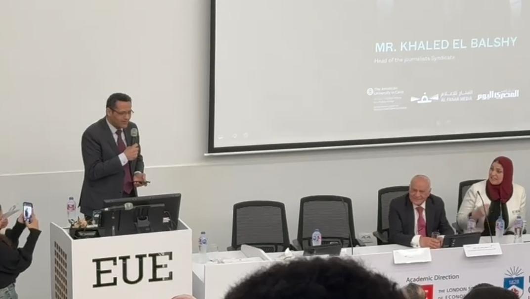 IMG 20260329 WA0018 جامعة قناة السويس نقيب الصحفيين: مواجهة الشائعات مسؤولية مهنية وضرورة تأهيل الأجيال الجديدة لحماية الإعلام موقع في الجامعة