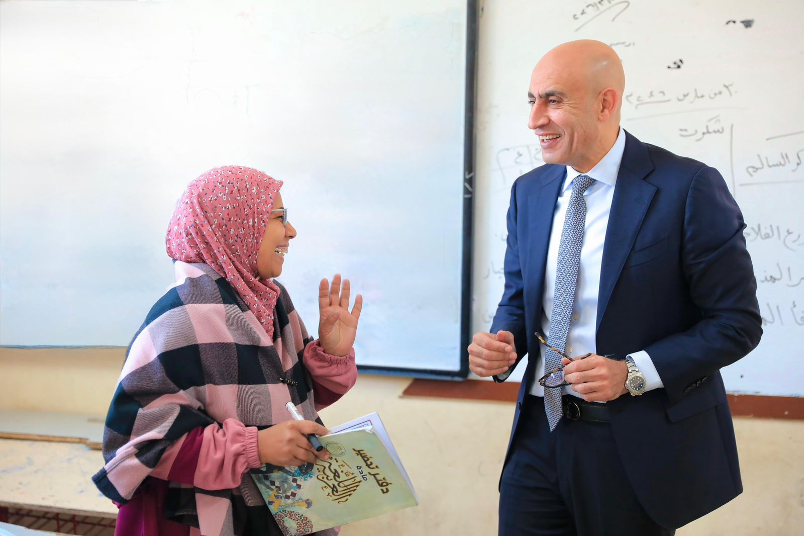 IMG 20260330 WA0023 التفاعل المباشر بين المعلم والطالب خلال جولتة التفقدية.. وزير التعليم يشدد على تعزيز التفاعل المباشر بين المعلم والطالب موقع في الجامعة