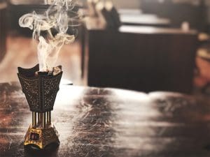 IMG 4126 كيف يؤثر دخان البخور على الرئة والكبد كيف يؤثر دخان البخور على الرئة والكبد؟.. دكتور يوضح موقع في الجامعة