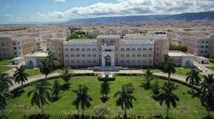 جامعة ظفار بعمان