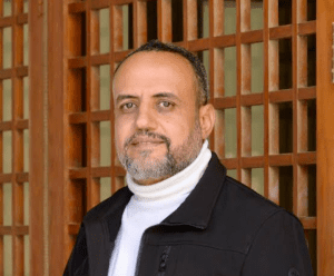 IMG ٢٠٢٦٠٣٢٦ ٢١٠١١١ أول تعليق من الدكتور هشام سلام بعد نشر الدراسة أول تعليق من الدكتور هشام سلام بعد نشر الدراسة في Science واكتشاف حفريات قرد مصري موقع في الجامعة