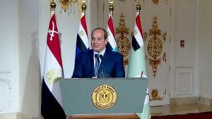 رغم التحديات والحرب.. السيسي: اقتصاد مصر في منطقة الأمان بشهادة المؤسسات الدولية 2 رغم التحديات والحرب.. السيسي: اقتصاد مصر في منطقة الأمان بشهادة المؤسسات الدولية