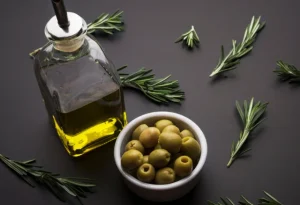 خبراء التغذية يوضحون.. كيف يحوّل زيت الزيتون وجبات رمضان لصحة أفضل 2 كيف يحوّل زيت الزيتون وجبات رمضان لصحة أفضل