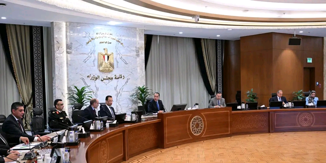 رئيس مجلس الوزراء يترأس اجتماع وكالة الفضاء