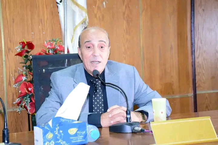 الدكتور كريم مصلح صالح عميد كلية الآداب بجامعة سوهاج سابقًا