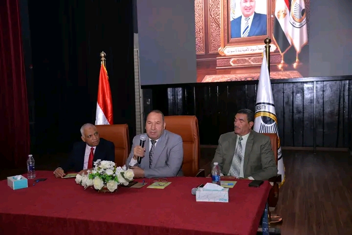 1775489209270 رئيس جامعة أسيوط الأهلية رئيس جامعة أسيوط الأهلية يضع مع الكادر الإداري أسس العمل ويؤكد: الأداء هو معيار التميز موقع في الجامعة