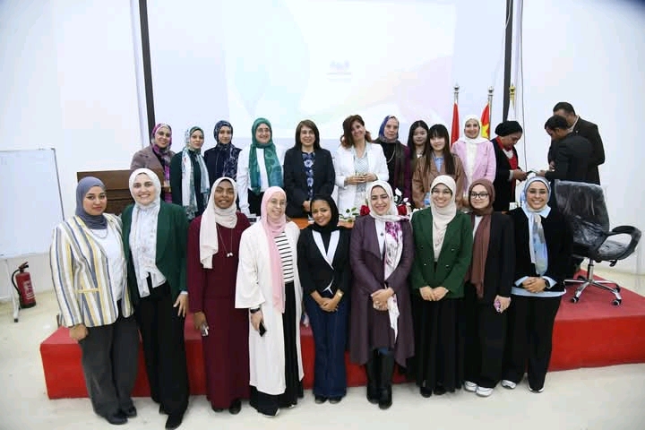 1775672072582 الجامعة المصرية الصينية تعلن فتح باب التقديم المبكر كلية الدراسات الأدبية بالجامعة المصرية الصينية تنظم ندوة حول الأدب والتنمية المستدامة| صور موقع في الجامعة