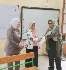 مدير تعليم القاهرة تتفقد مدارس غرب القاهرة وتؤكد: الانضباط والتحول الرقمي أساس التطوير 7 1776261709874 مدير تعليم القاهرة تتفقد مدارس غرب القاهرة مدير تعليم القاهرة تتفقد مدارس غرب القاهرة وتؤكد: الانضباط والتحول الرقمي أساس التطوير موقع في الجامعة