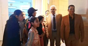 بعد ساعات من القلق.. عودة الطفلة حديثة الولادة إلى أسرتها بمستشفى الحسين الجامعي 6 عودة طفلة الحسيني الجامعى لوالدتها
