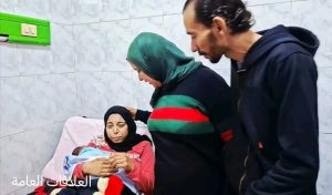 بعد ساعات من القلق.. عودة الطفلة حديثة الولادة إلى أسرتها بمستشفى الحسين الجامعي 4 عودة طفلة الحسيني الجامعى لوالدتها