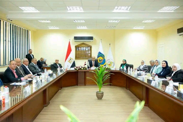 1777477331175 كلية التمريض بجامعة دمنهور تحصل على اعتماد AHPGS كلية التمريض بجامعة دمنهور تحصل على اعتماد AHPGS الألمانية موقع في الجامعة