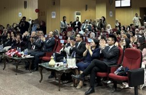 ألسن عين شمس تحتفي باليوم الثقافي الصيني احتفالًا بمرور 70 عامًا على العلاقات المصرية الصينية 4 1ed349d4 2586 435c 837f e7955dac1b63 اليوم الثقافي الصيني ألسن عين شمس تحتفي باليوم الثقافي الصيني احتفالًا بمرور 70 عامًا على العلاقات المصرية الصينية موقع في الجامعة