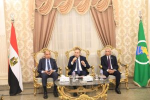 خلال زيارته للمنيا.. قنصوة: إنشاء متنزهات تكنولوجية وربط البحث العلمي بالصناعة لدعم الابتكار الجامعي 2 خلال زيارته للمنيا.. قنصوة: إنشاء متنزهات تكنولوجية وربط البحث العلمي بالصناعة لدعم الابتكار الجامعي