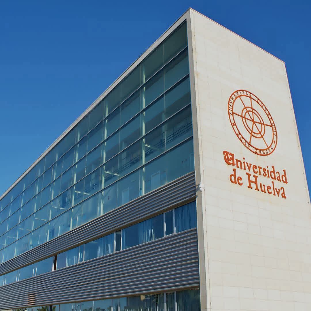 جامعة بنها تتيح منحة دراسية بجامعة هويلفا الإسبانية