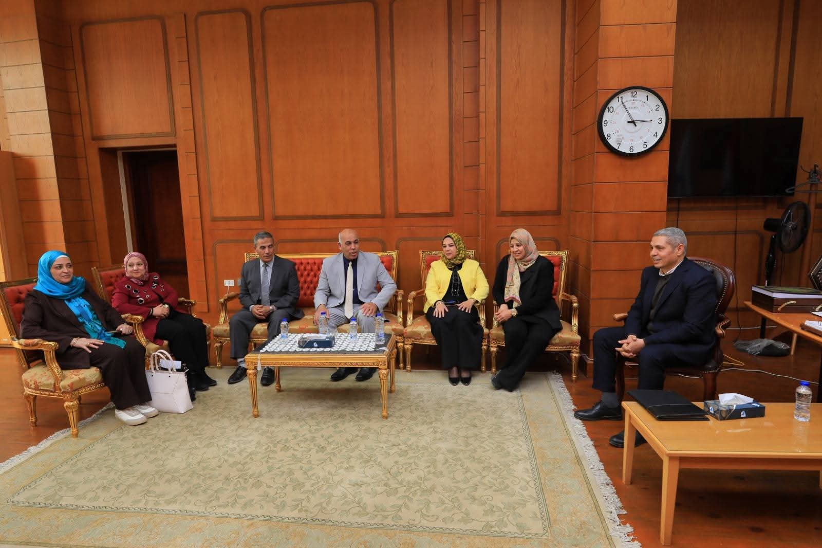 جامعة كفر الشيخ تستقبل فريق الدعم الفني 