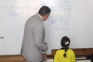 FB IMG 1775733254279 تعليم الجيزة خلال جولة مفاجئة في بولاق الدكرور.. وكيل تعليم الجيزة ينهي تكليف مديرة مدرسة لتقصيرها موقع في الجامعة