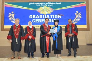 رئيس جامعة بنها يشهد حفل تخرج الدراسات العليا: نراهن على مخرجات البحث العلمي لبناء المستقبل 6 رئيس جامعة بنها يشهد حفل تخرج الدراسات العليا