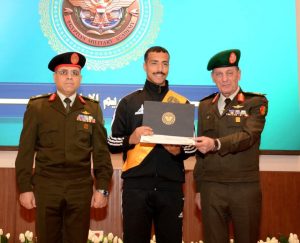 FB IMG 1776077521255 الأكاديمية العسكرية المصرية الأكاديمية العسكرية المصرية تكرّم وفد جامعة عين شمس في "دورة التعايش".. وتؤكد: بناء وعي الشباب أولوية وطنية موقع في الجامعة