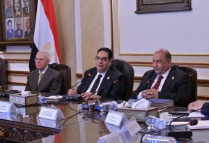 جامعة القاهرة: تطوير البرامج وربطها بسوق العمل والاستعداد المبكر للامتحانات على رأس الأولويات 3 FB IMG 1776251400078 جامعة القاهرة جامعة القاهرة: تطوير البرامج وربطها بسوق العمل والاستعداد المبكر للامتحانات على رأس الأولويات موقع في الجامعة