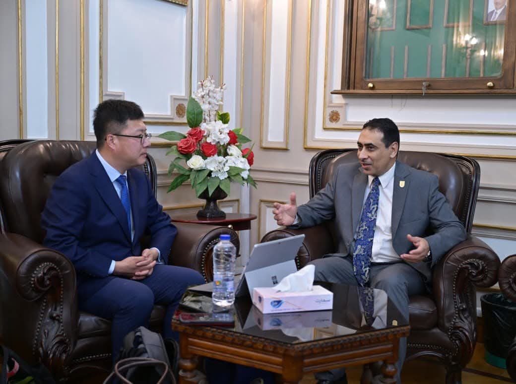 جامعة القاهرة تبحث توسيع التعاون الأكاديمي مع جامعة نورث ويست الصينية وتعزيز الشراكات الدولية