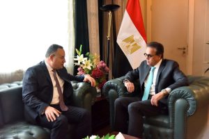 FB IMG 1776612823900 الصحة والتعليم العالي يبحثان آليات تعزيز التعاون الصحة والتعليم العالي يبحثان آليات تعزيز التعاون في منظومة التأمين الصحي الشامل موقع في الجامعة