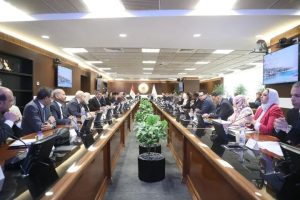 FB IMG 1776612831196 الصحة والتعليم العالي يبحثان آليات تعزيز التعاون الصحة والتعليم العالي يبحثان آليات تعزيز التعاون في منظومة التأمين الصحي الشامل موقع في الجامعة