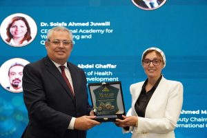 FB IMG 1776698745458 جامعة عين شمس بمشاركة الأكاديمية الوطنية ووزارة الصحة.. جامعة عين شمس ترسم ملامح الشراكة الوطنية لبناء الكوادر موقع في الجامعة