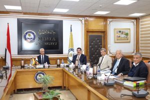 جامعة المنيا تُجري مقابلات اختيار عميد كلية الطب وسط تأكيد على معايير الكفاءة والتميز 2 جامعة المنيا تُجري مقابلات اختيار عميد كلية الطب