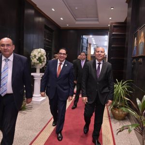جامعة القاهرة تدعم الابتكار الأخضر وتتبنى مشروعات المبادرة الوطنية للمشروعات الخضراء الذكية| تفاصيل 2 جامعة القاهرة تدعم الابتكار الأخضر وتتبنى مشروعات المبادرة الوطنية للمشروعات الخضراء الذكية