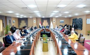 FB IMG 1777305270322 مجلس جامعة المنصورة مجلس جامعة المنصورة يناقش تطوير التخصصات وربط التعليم بسوق العمل بحضور المحافظ موقع في الجامعة