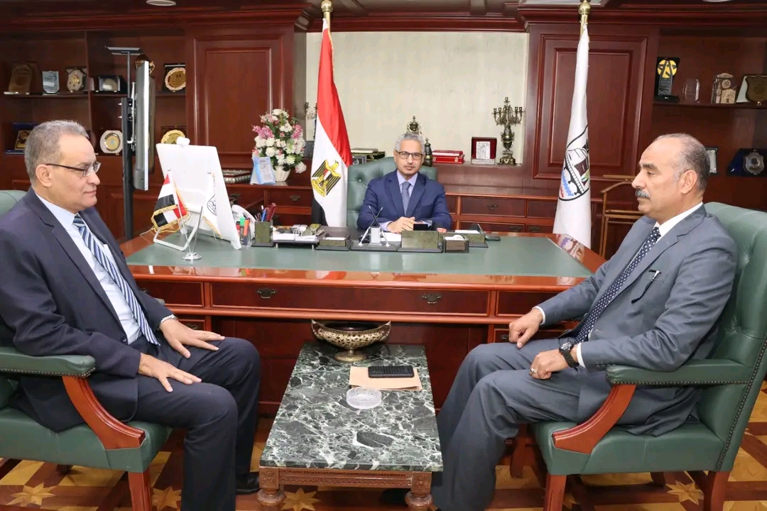 خلفاً لـ أمل الهواري.. محافظ بني سويف يوجّه وكيل التربية الجديد الفولي وبدر نحو تطوير المنظومة التعليمية