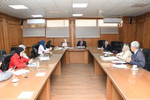جامعة قناة السويس تستعرض خطتها الاستراتيجية