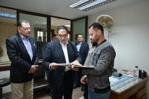 جولة مفاجئة لرئيس جامعة القاهرة لمتابعة ترشيد الطاقة وحصر الأصول غير المستغلة داخل الحرم الجامعي 15 IMG 20260410 WA0003 جامعة القاهرة جولة مفاجئة لرئيس جامعة القاهرة لمتابعة ترشيد الطاقة وحصر الأصول غير المستغلة داخل الحرم الجامعي موقع في الجامعة
