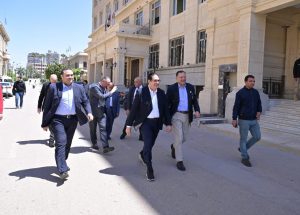 جولة مفاجئة لرئيس جامعة القاهرة لمتابعة ترشيد الطاقة وحصر الأصول غير المستغلة داخل الحرم الجامعي 2 جولة مفاجئة لرئيس جامعة القاهرة لمتابعة ترشيد الطاقة وحصر الأصول غير المستغلة داخل الحرم الجامعي